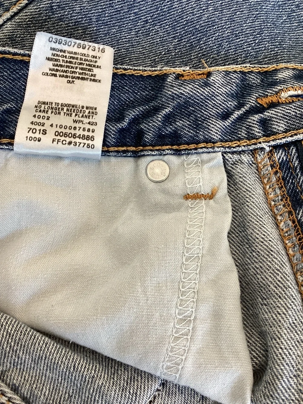 Levi’s 505 Men’s Jeans 32 X 32 Red Tab Regular Fit Straight Leg Medium Wash Blue